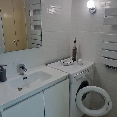 Climatise, Parking Prive - 4 Pers. - Fr-1-680-49 Balaruc-les-Bains